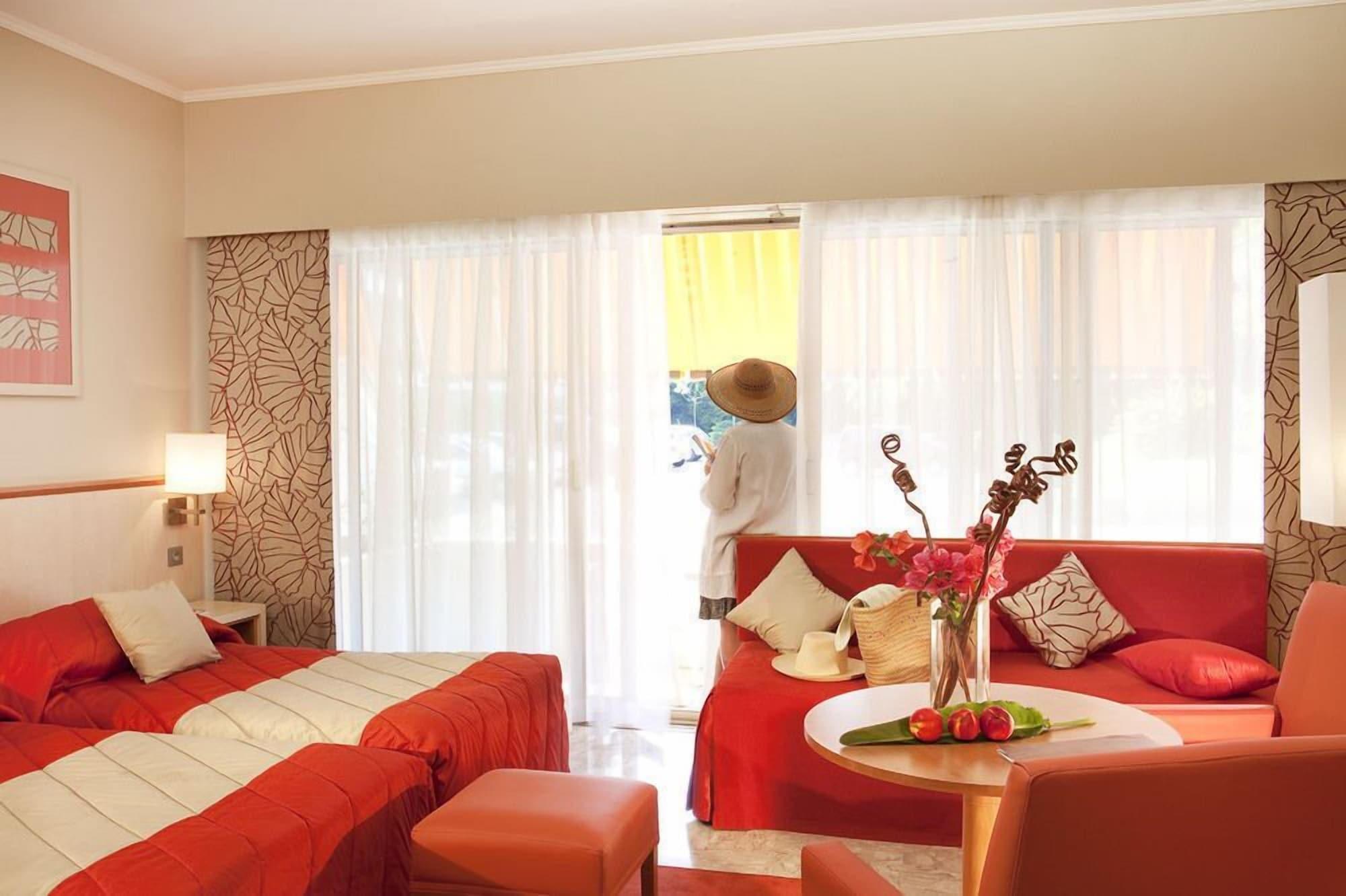 The Originals Boutique, Hotel Les Strelitzias Juan-les-Pins Exterior photo